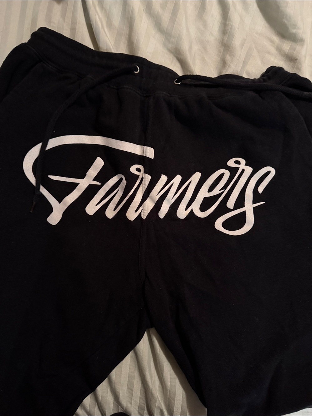 Farmers Men's Black Graphic Sweatpants
